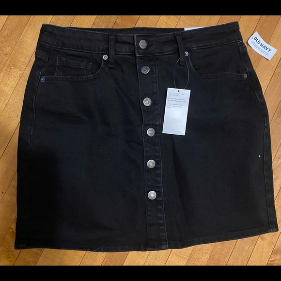 Old Navy Black Jean Skirt, Size Six. - Picture 1 of 1